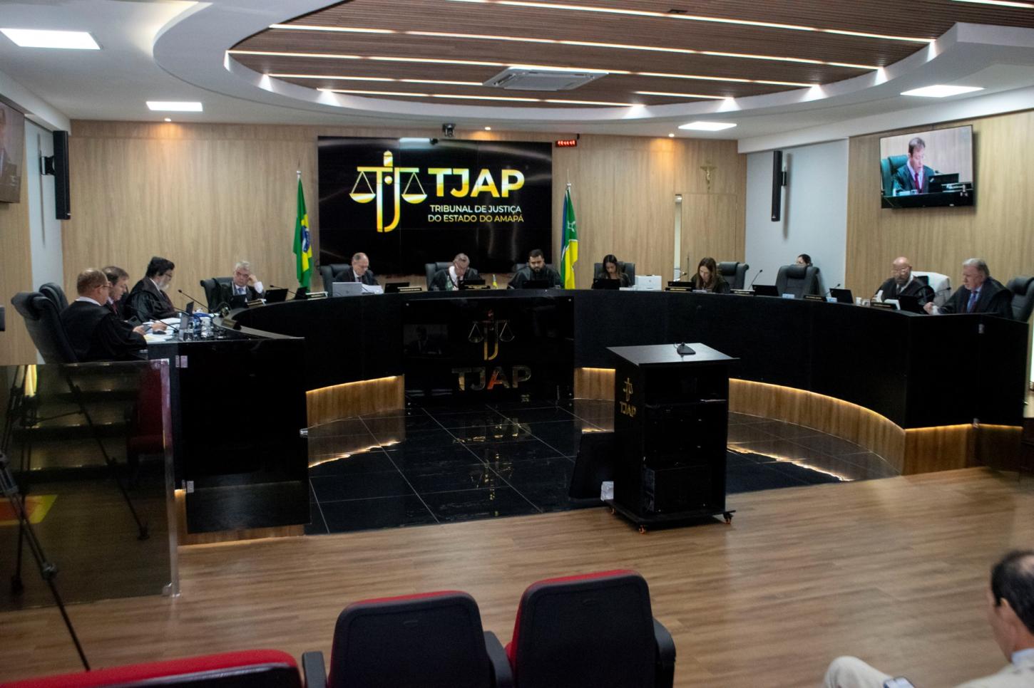 Deputado e advogada são denunciados por falsificar documento público no Amapá