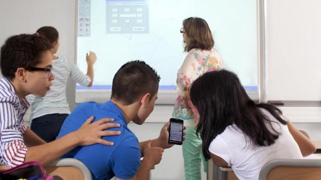 Amapá pode proibir uso de celular em sala de aula: Projeto de lei segue para análise