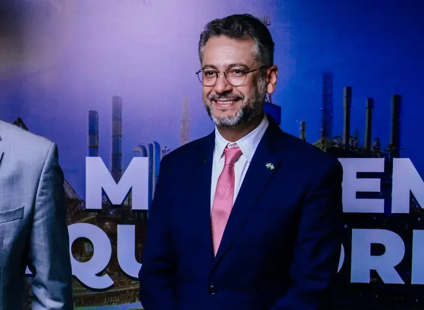 Clécio Luís apresenta potencial do Amapá para exploração de petróleo e gás em Brasília