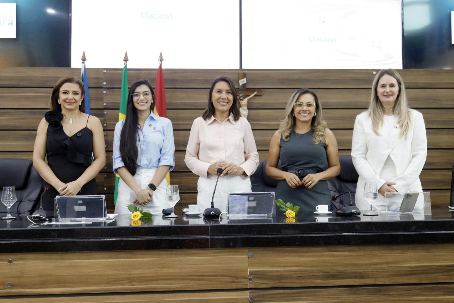 Vereadoras de Macapá encerram Mês da Mulher liderando sessão na Câmara Municipal