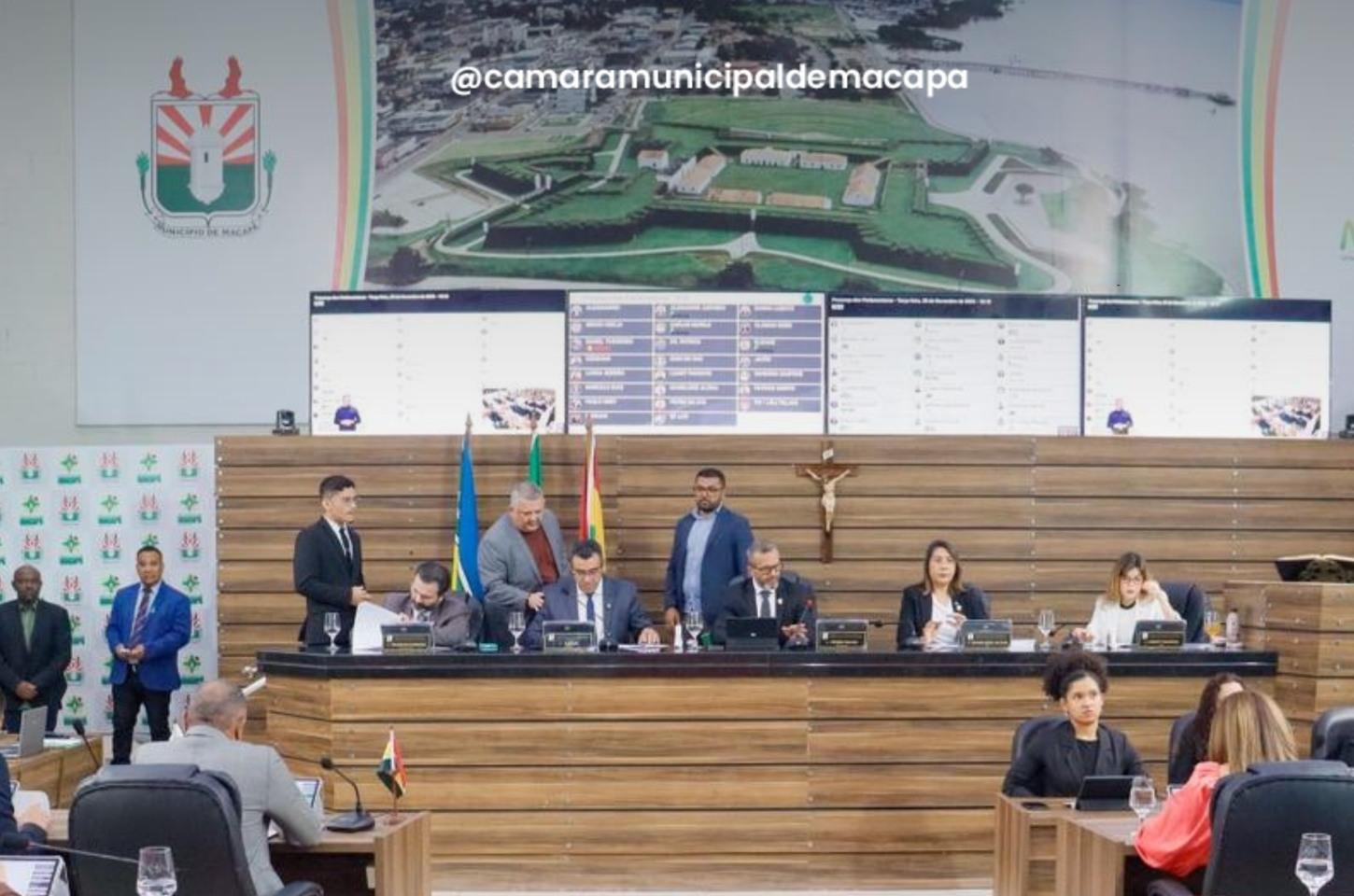 Macapá aprova leis para combater adultização infantil; veja o que muda