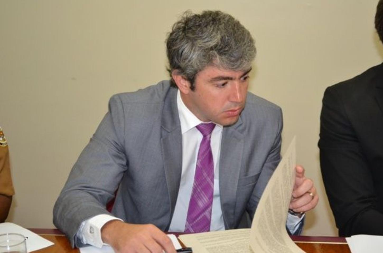 Promotor João Furlan tenta manobra para travar ação eleitoral e sofre revés na Justiça